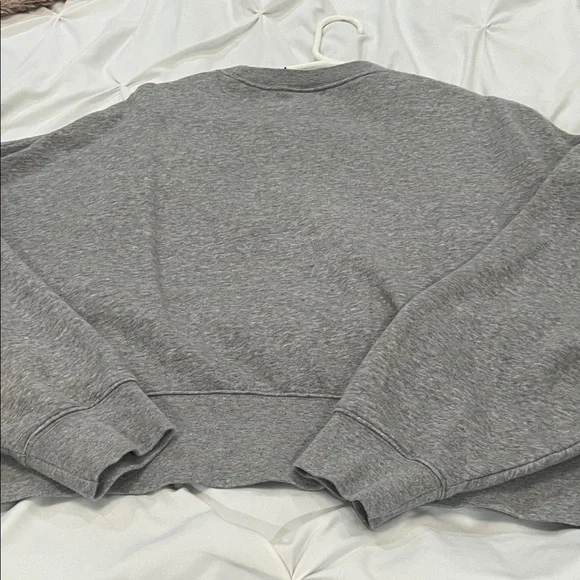 Nike Heather Gray Cropped Sweatshirt - Picture 4 of 6